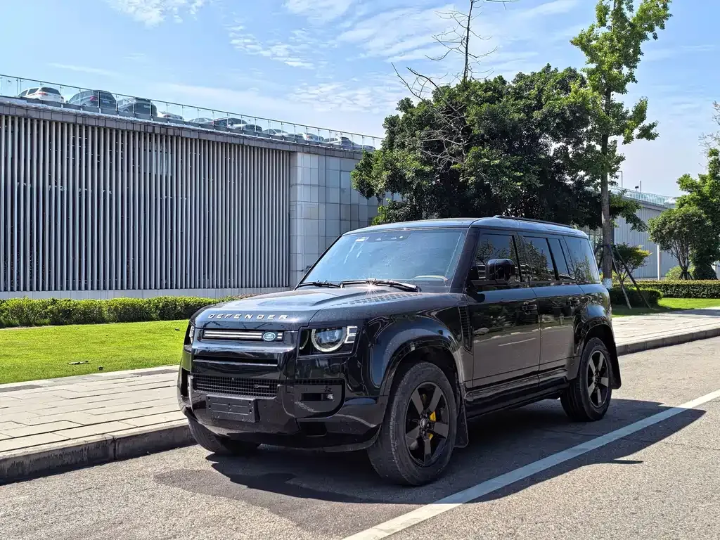 Land Rover Defender — фото 1