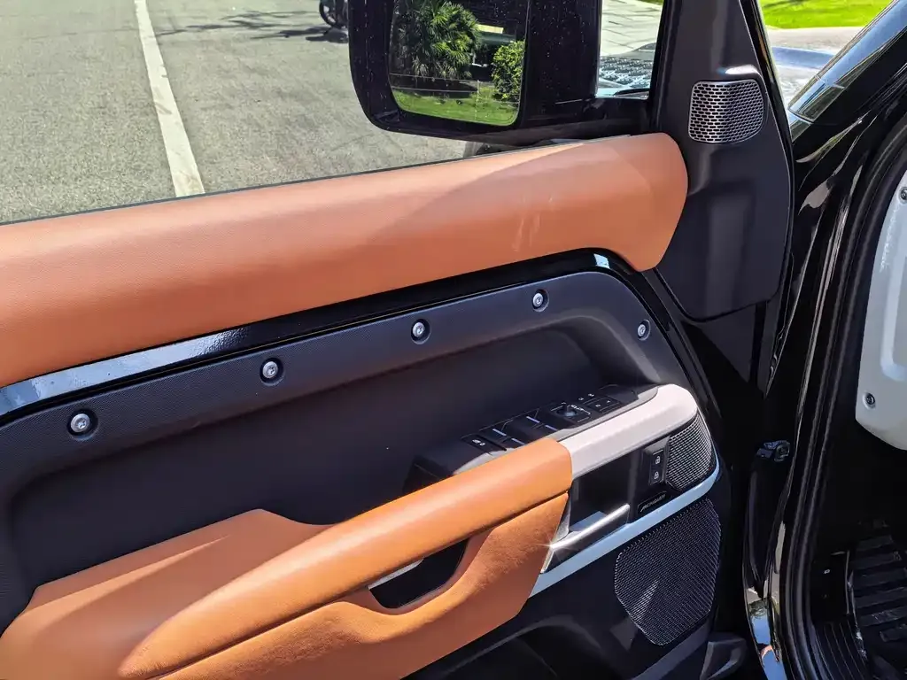 Land Rover Defender — фото 4