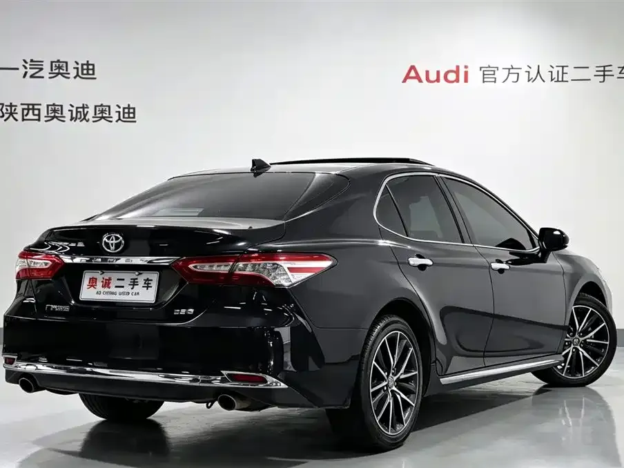 Toyota Camry — фото 7