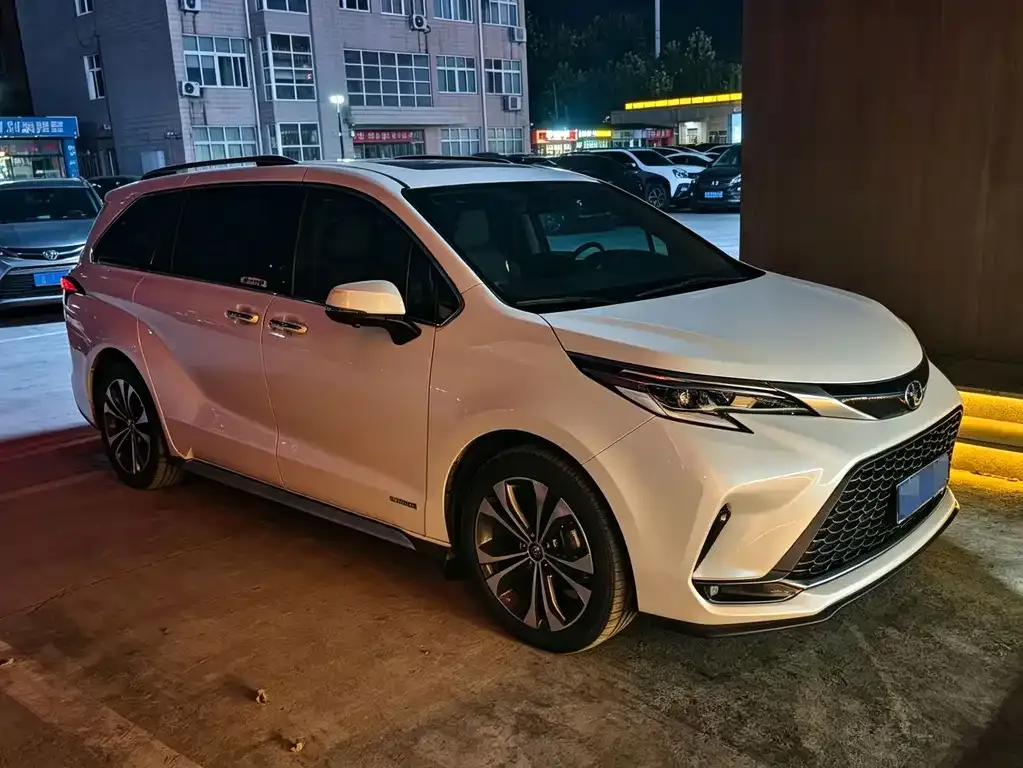 Toyota Granvia — фото 10