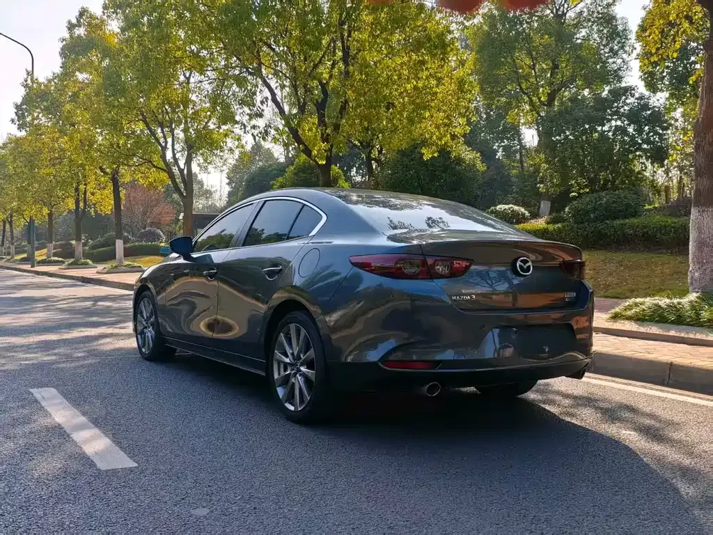 Mazda 3 Axela — фото 3