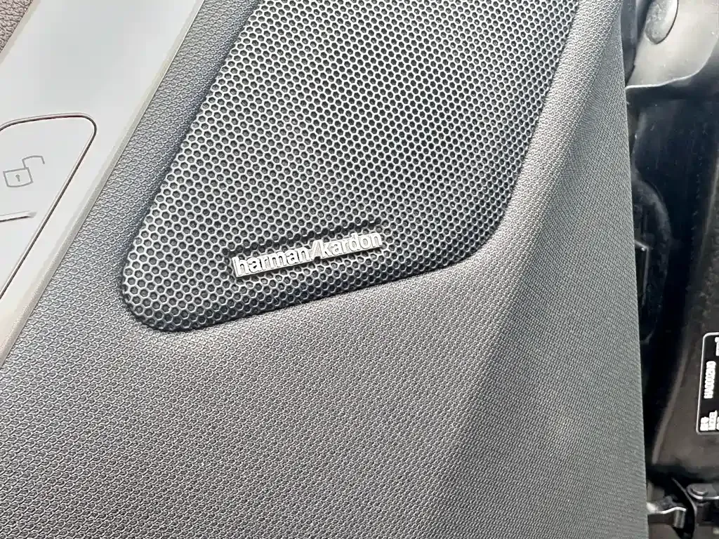 BMW iX — фото 8