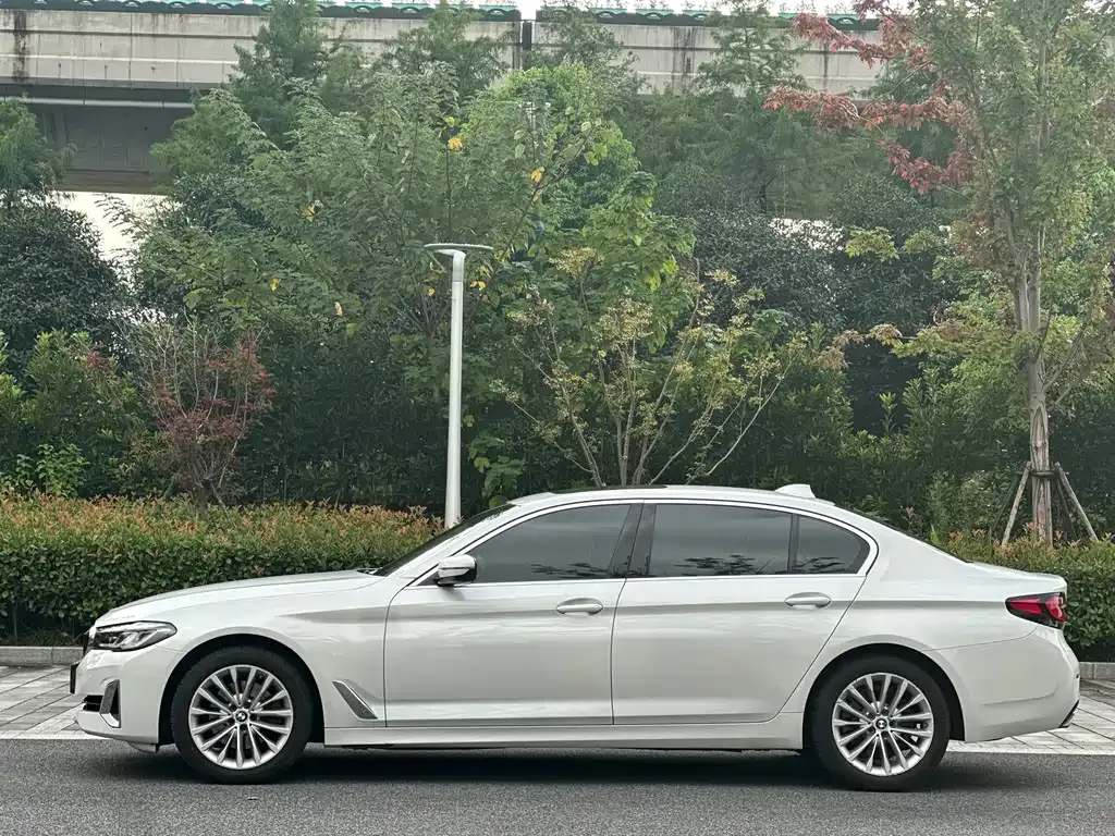 BMW 5 Series — фото 3