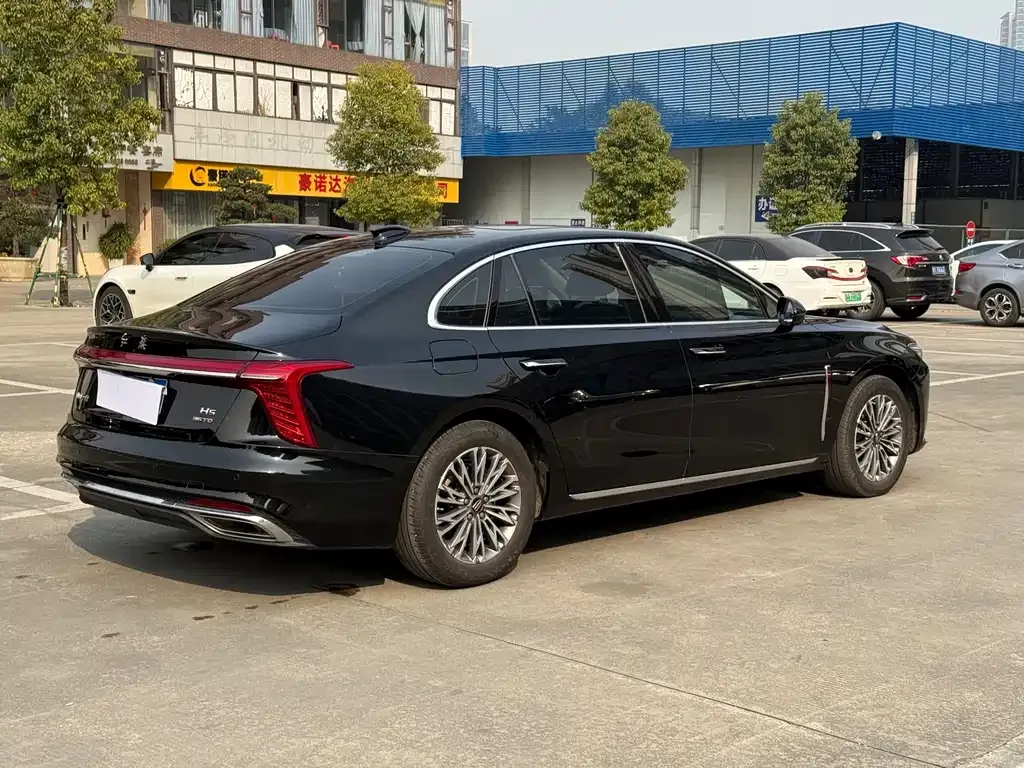 Hongqi H5 — фото 2