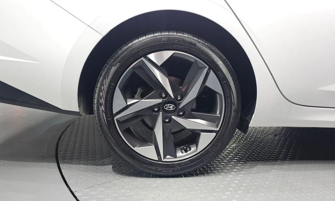 Hyundai AVANTE — фото 9