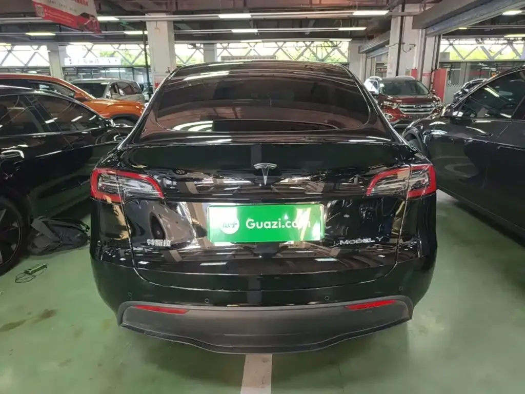 Tesla Model Y — фото 7