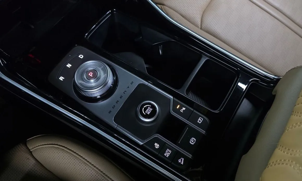 Kia Sorento — фото 6