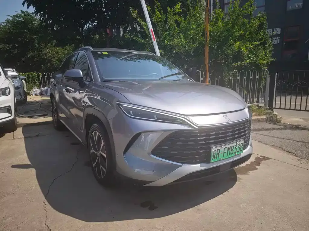 BYD L DM-i — фото 9