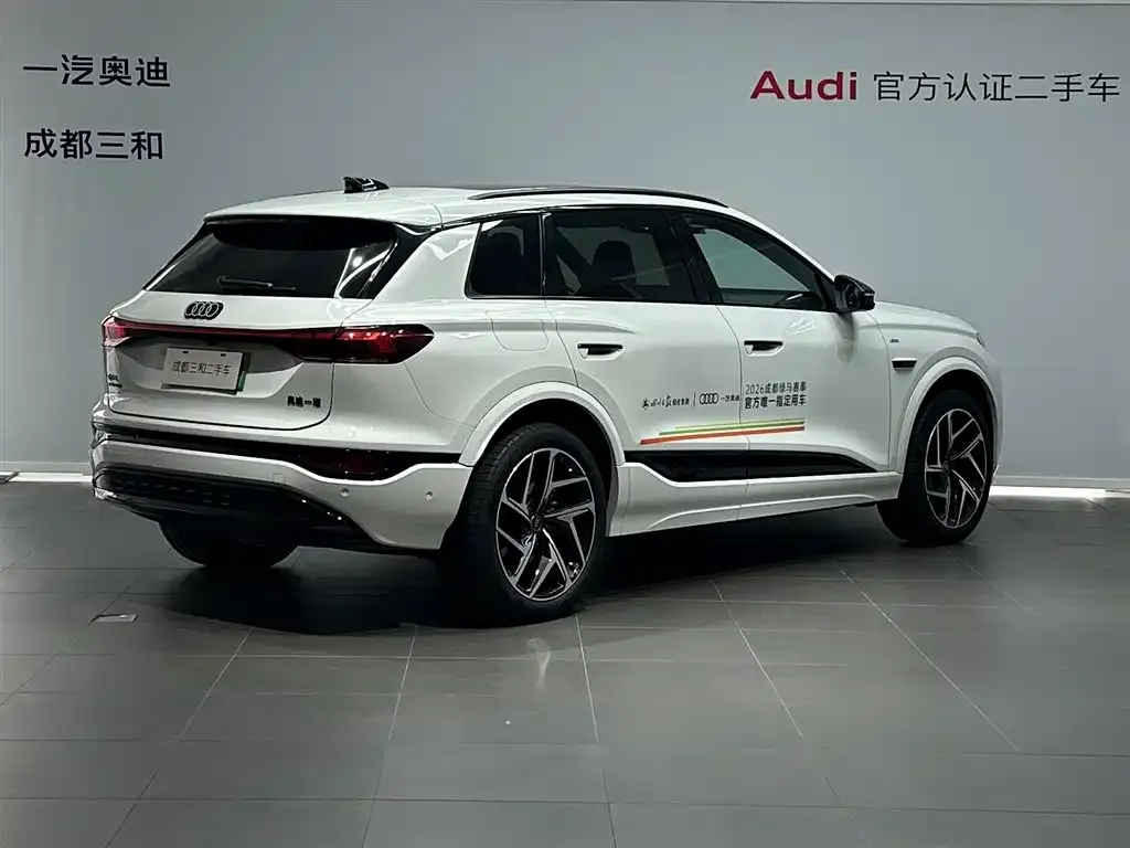 Audi Q6L e-tron — фото 6