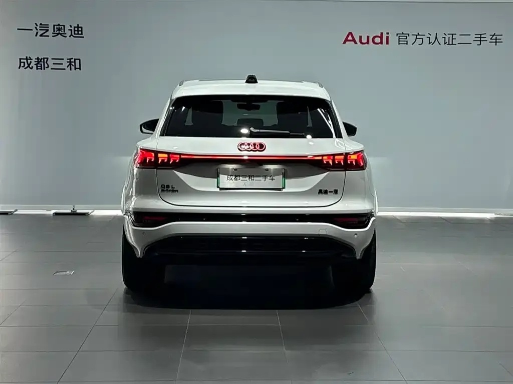 Audi Q6L e-tron — фото 2