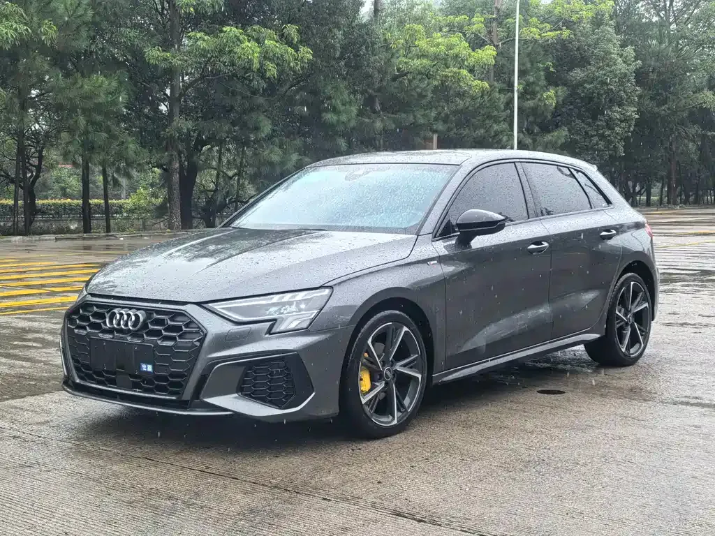 Audi A3 — фото 1