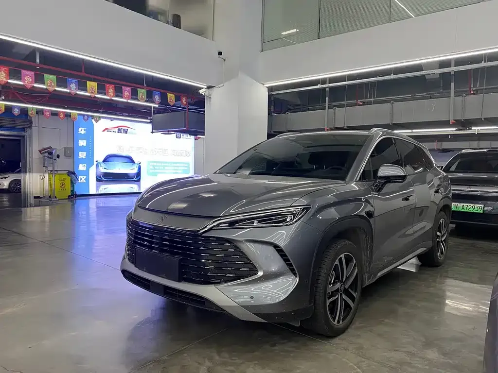 BYD L DM-i — фото 1