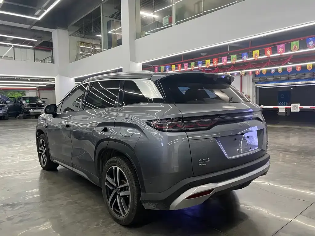BYD L DM-i — фото 3