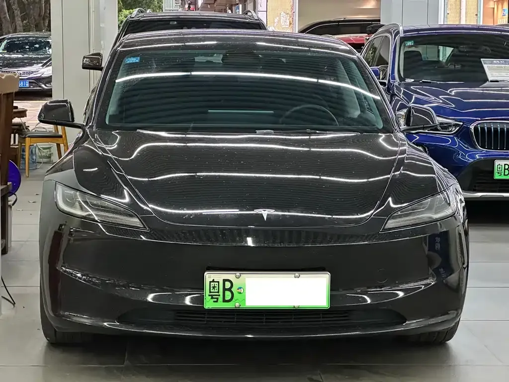 Tesla Model 3 — фото 4