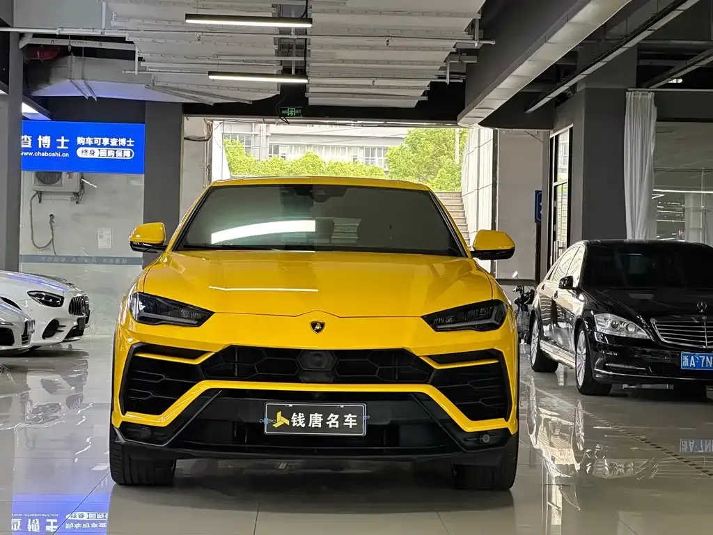 Lamborghini Urus — фото 9