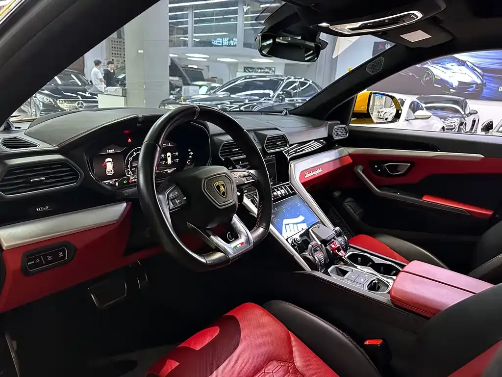 Lamborghini Urus — фото 5
