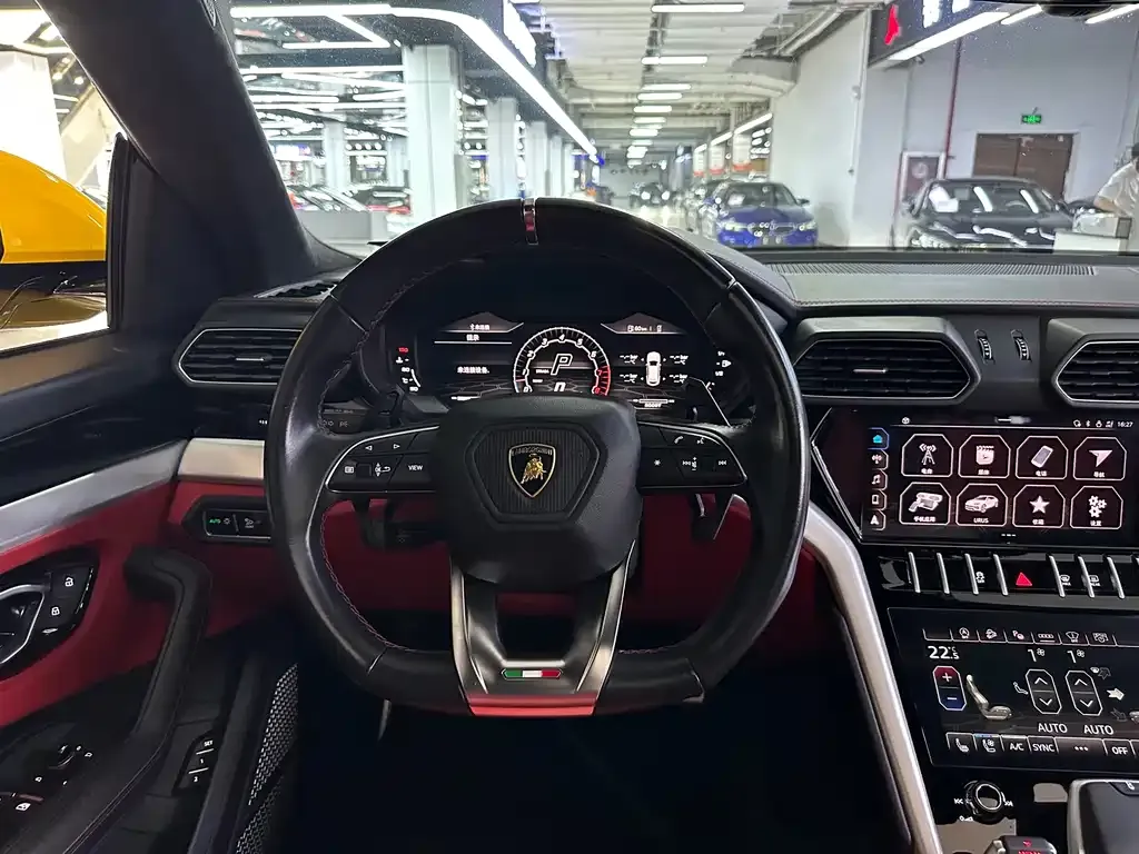 Lamborghini Urus — фото 8