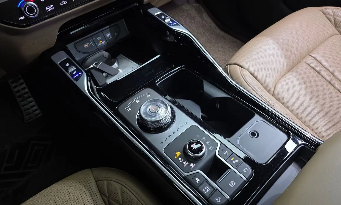 Kia Sorento — фото 9
