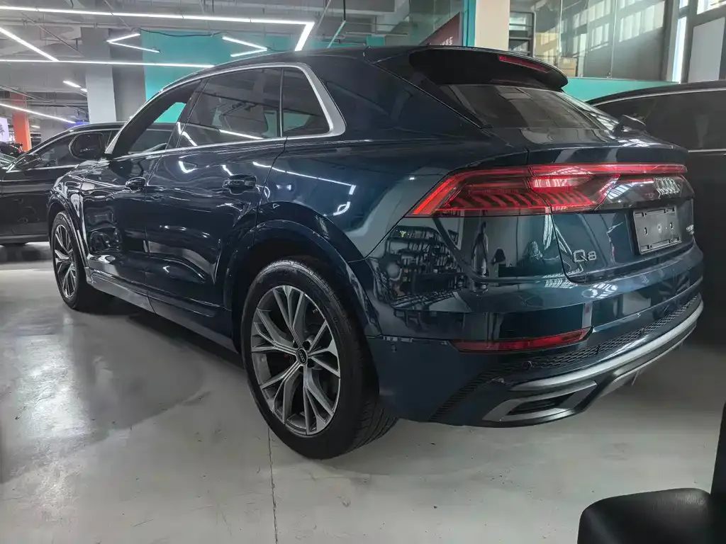 Audi Q8 — фото 5