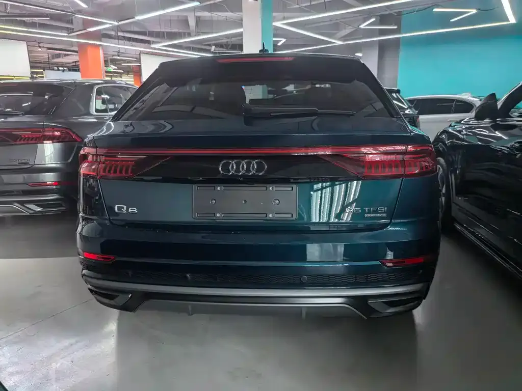 Audi Q8 — фото 9