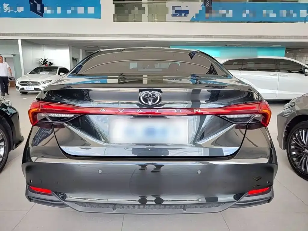 Toyota Avalon — фото 10