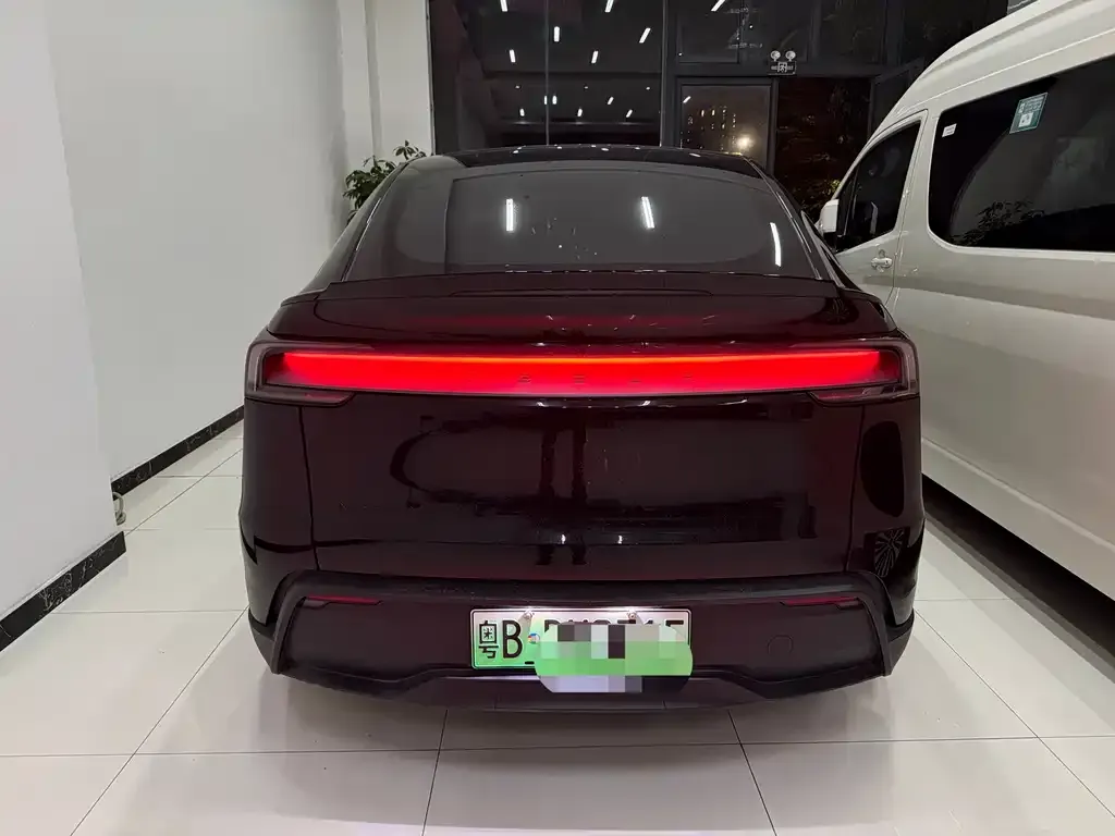 Tesla Model Y L — фото 2