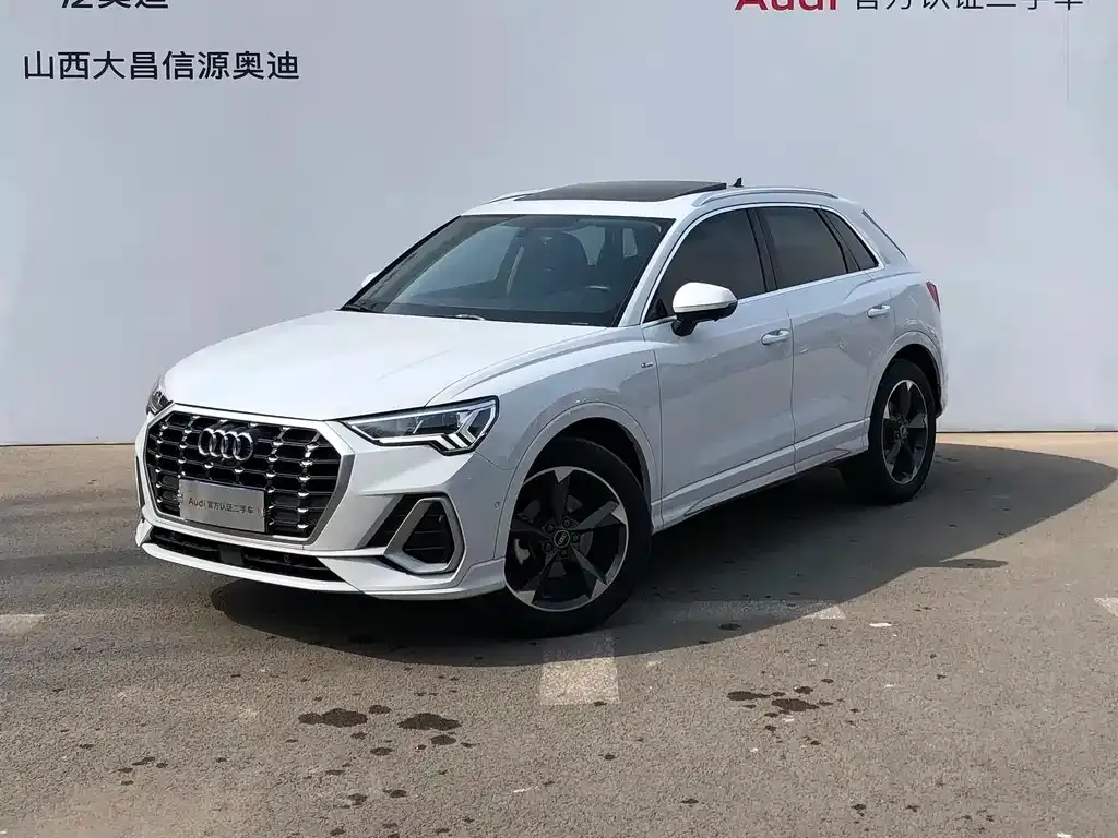 Audi Q3 — фото 1