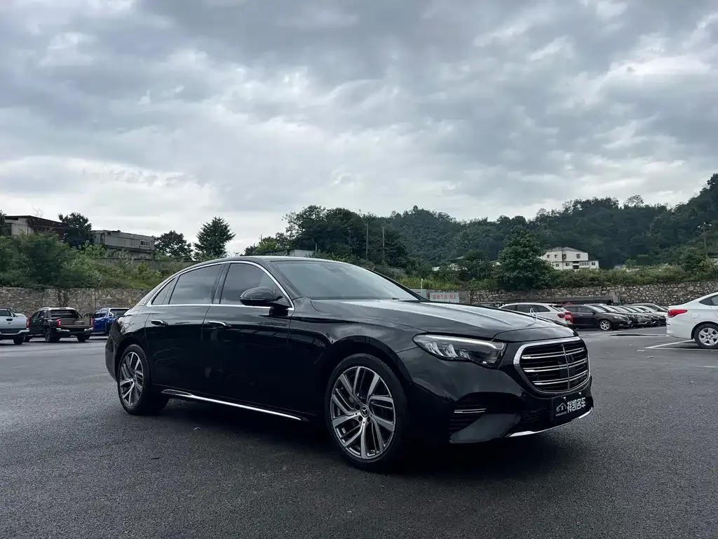 Mercedes-Benz E-Class — фото 3