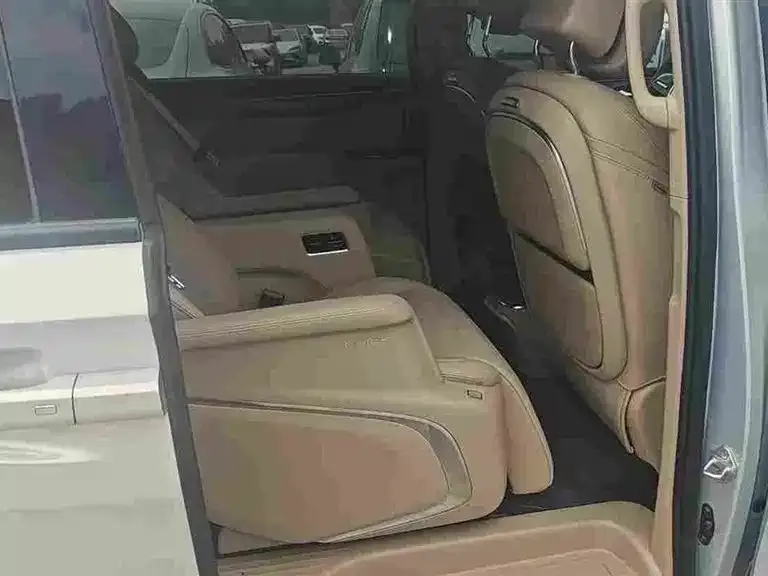 Buick GL8 Hybrid — фото 2