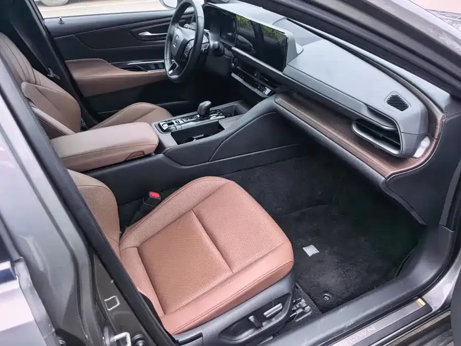 Toyota Crown (Import) — фото 3