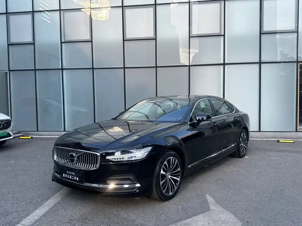 Volvo S90 — фото 1