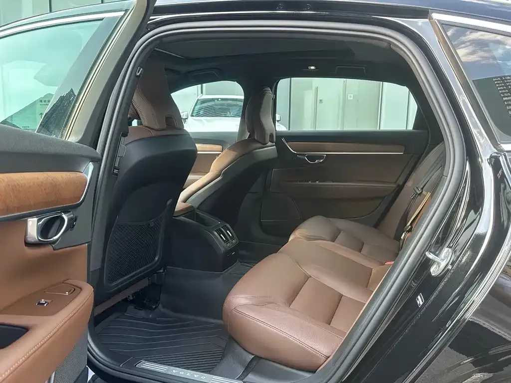 Volvo S90 — фото 9