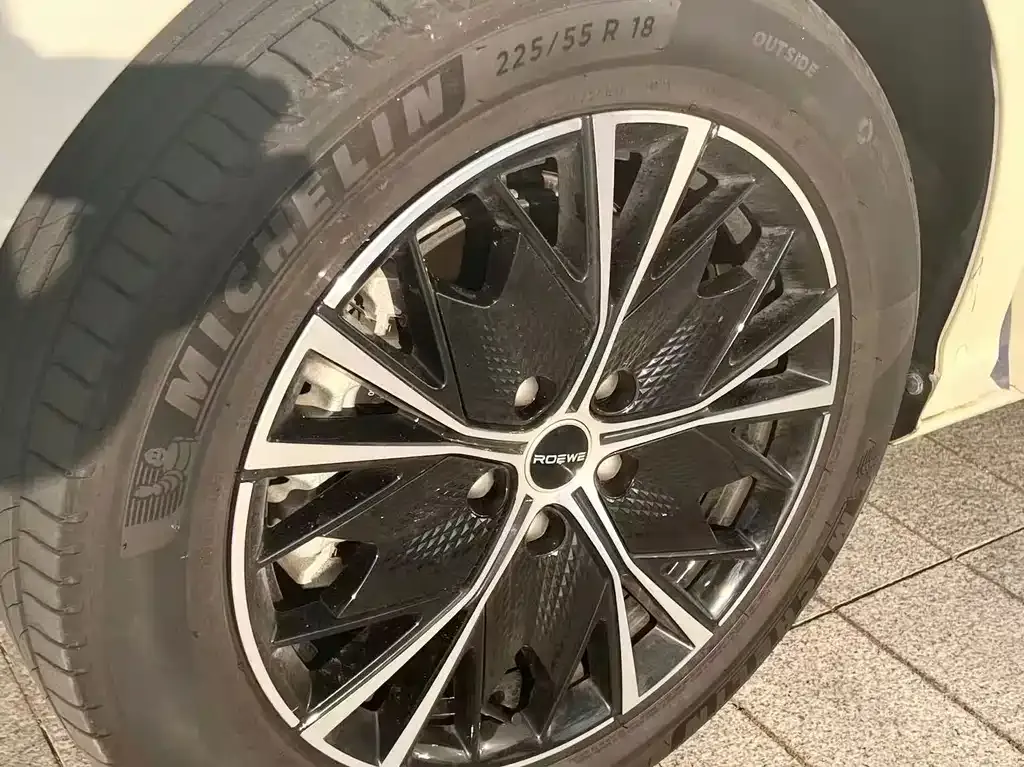 Roewe iMAX8 — фото 3