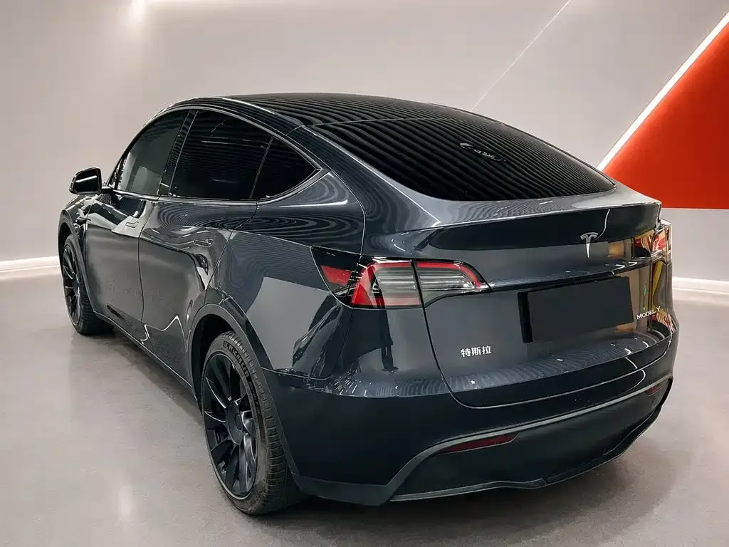 Tesla Model Y — фото 7