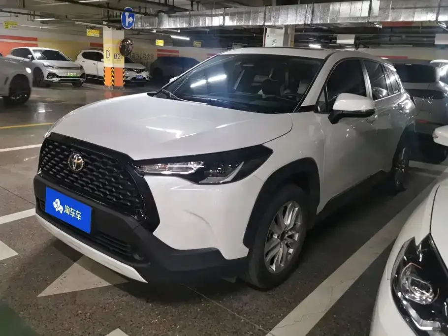 Toyota Corolla Cross — фото 1