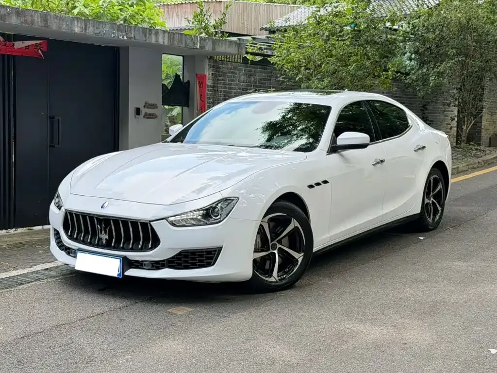 Maserati Ghibli — фото 1