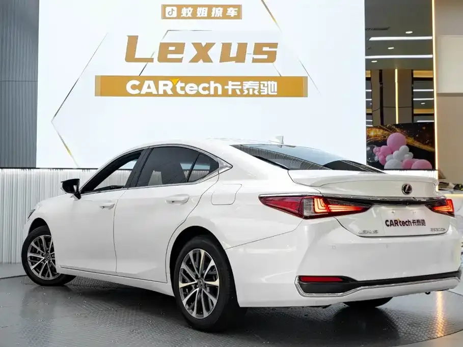 Lexus ES — фото 4