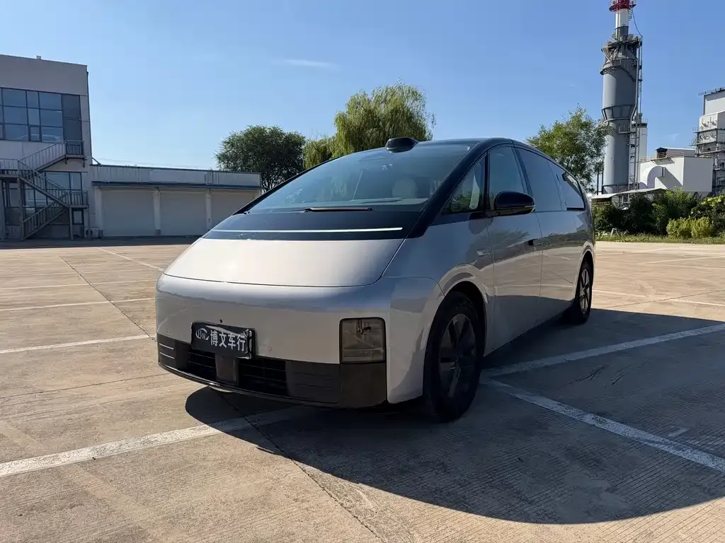 Li Auto MEGA — фото 1