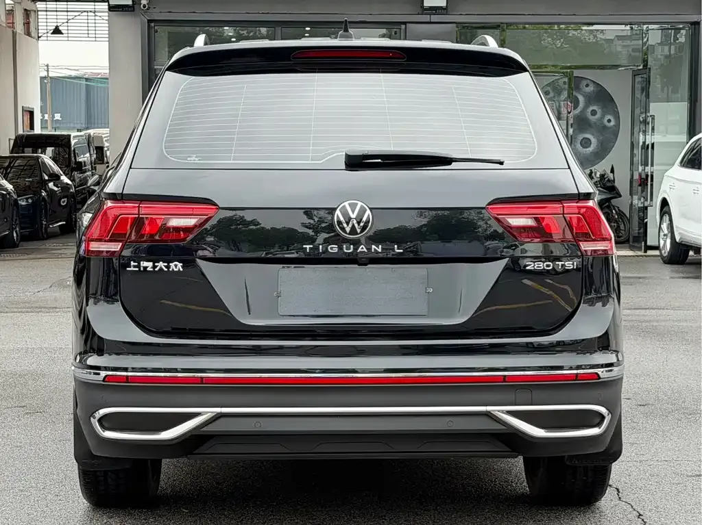 Volkswagen Tiguan L — фото 7