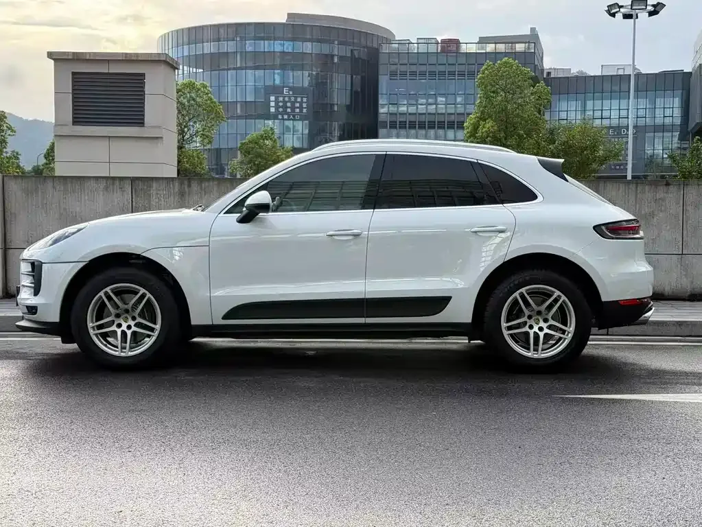 Porsche Macan — фото 10