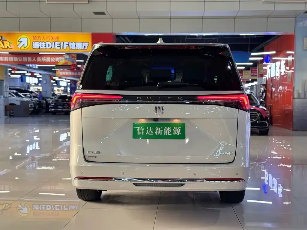 Buick GL8 Hybrid — фото 4