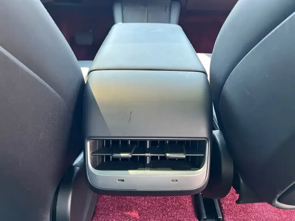 Tesla Model 3 — фото 7