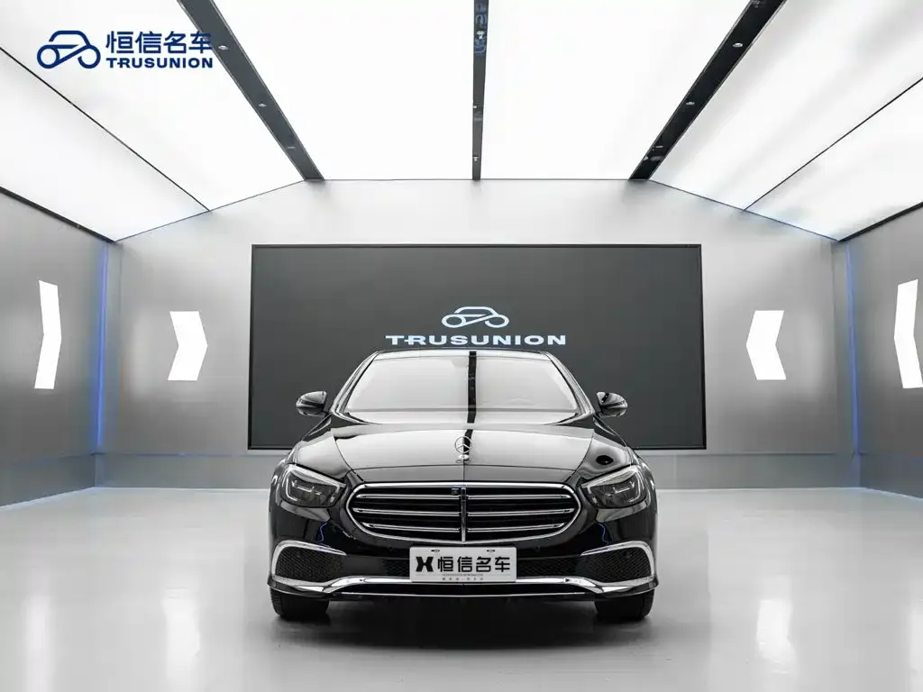 Mercedes-Benz E-Class — фото 5
