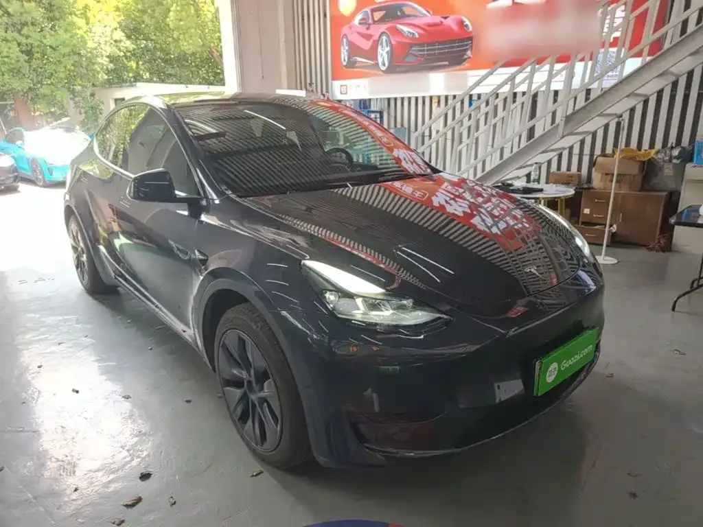 Tesla Model Y — фото 9
