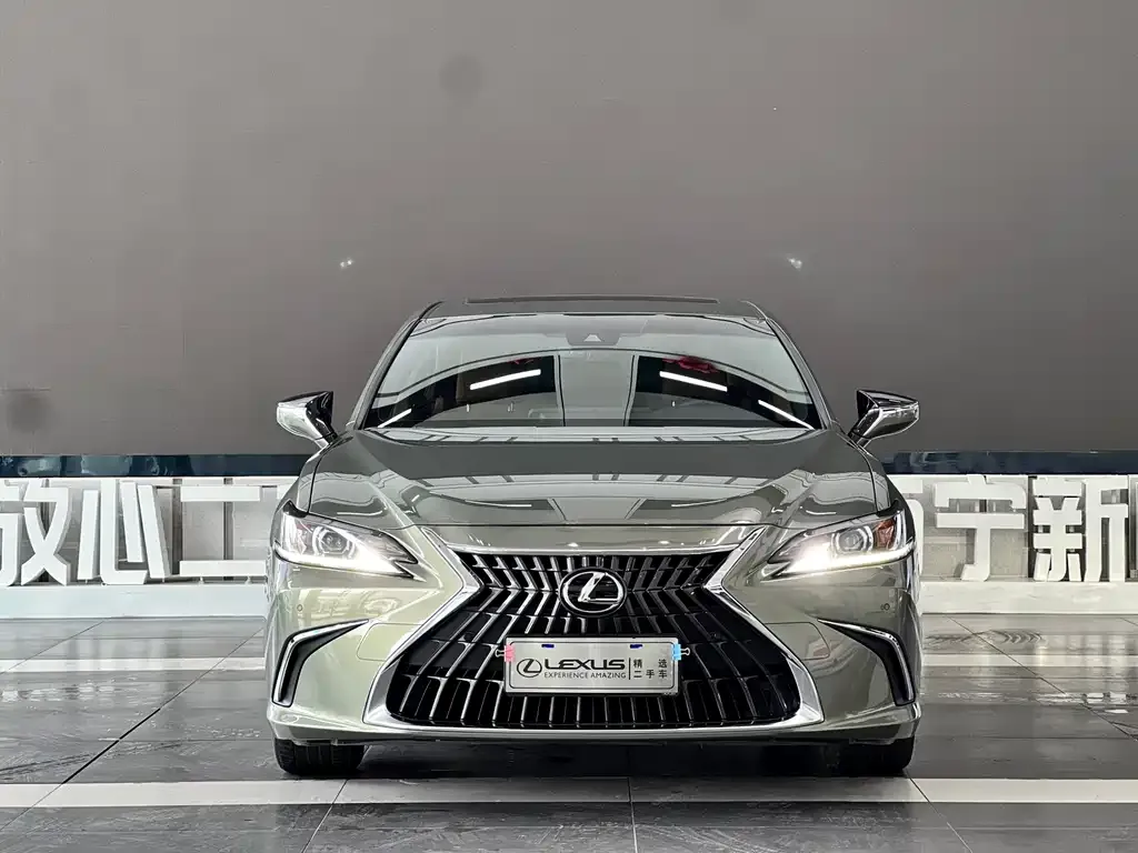 Lexus ES — фото 10