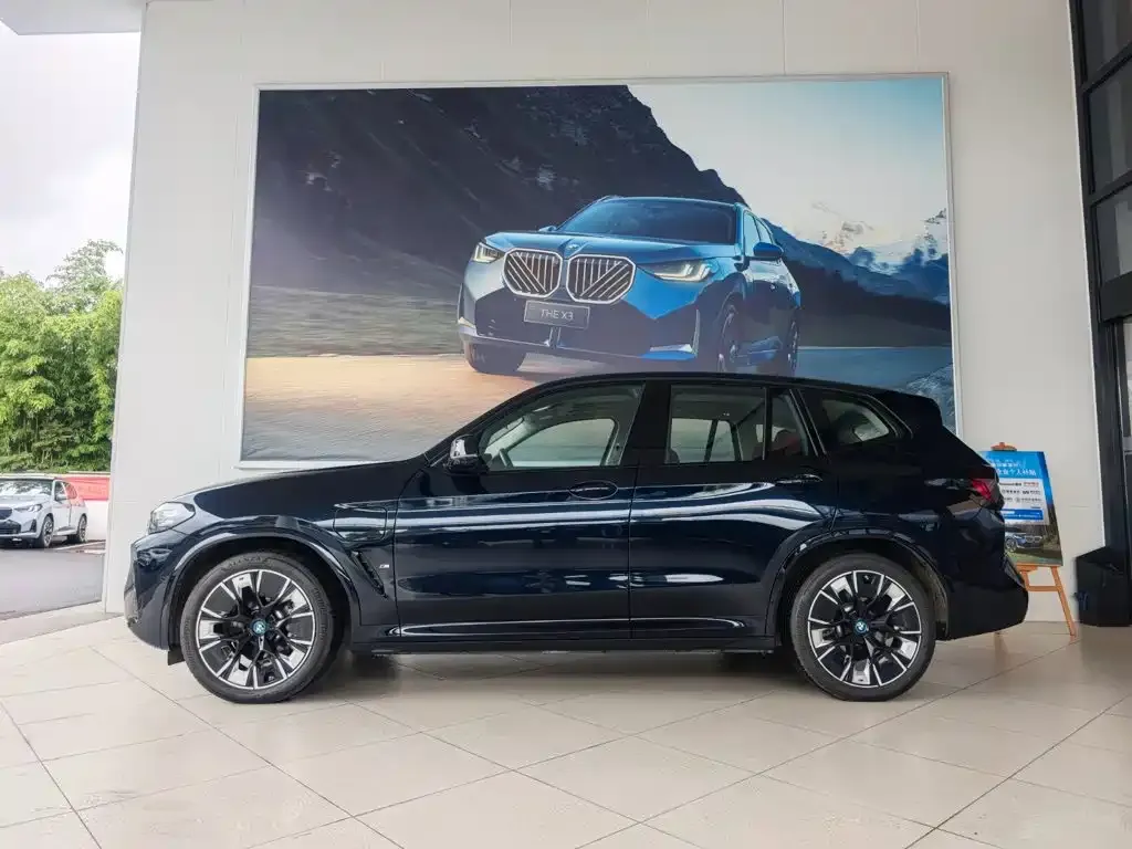 BMW iX3 — фото 2