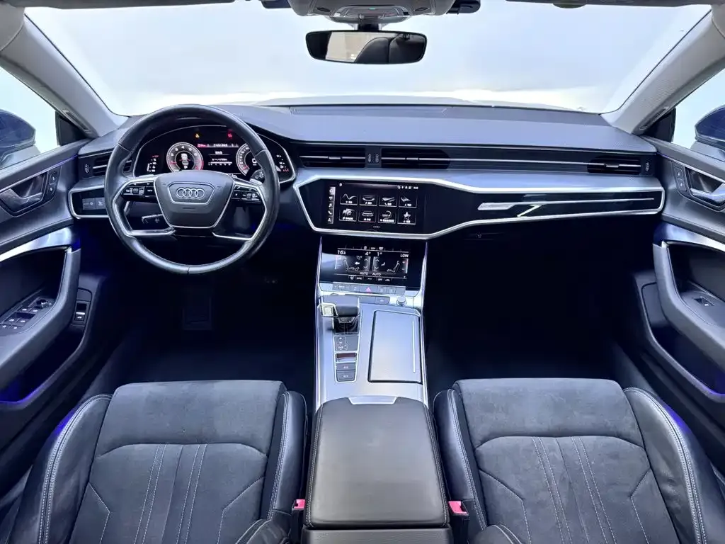 Audi A7L — фото 6