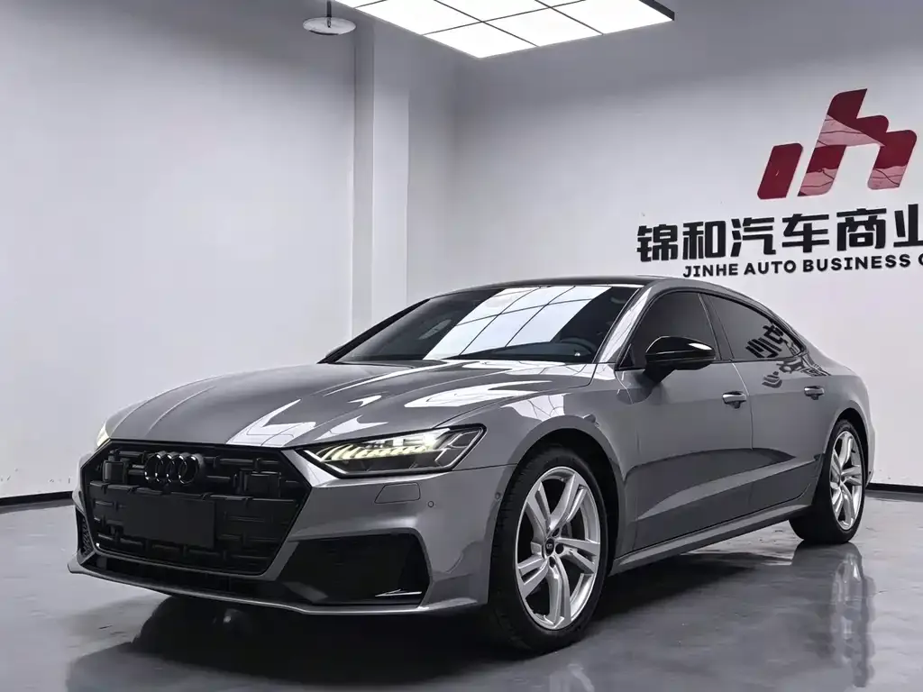 Audi A7L — фото 1