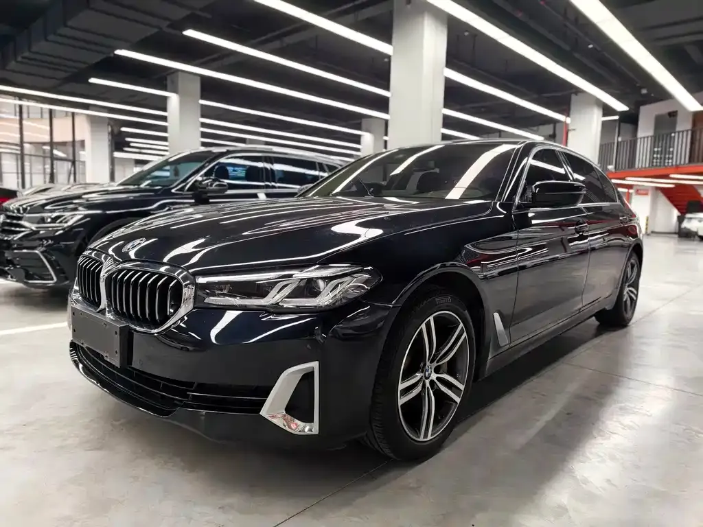 BMW 5 Series — фото 1