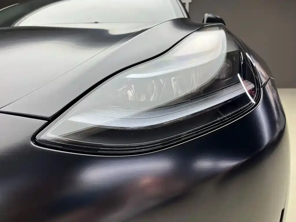 Tesla Model 3 — фото 4